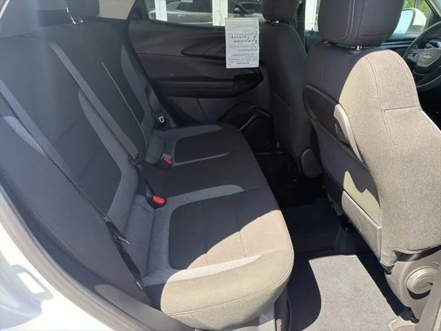 Used 2025 Summit White Chevrolet LT image 16
