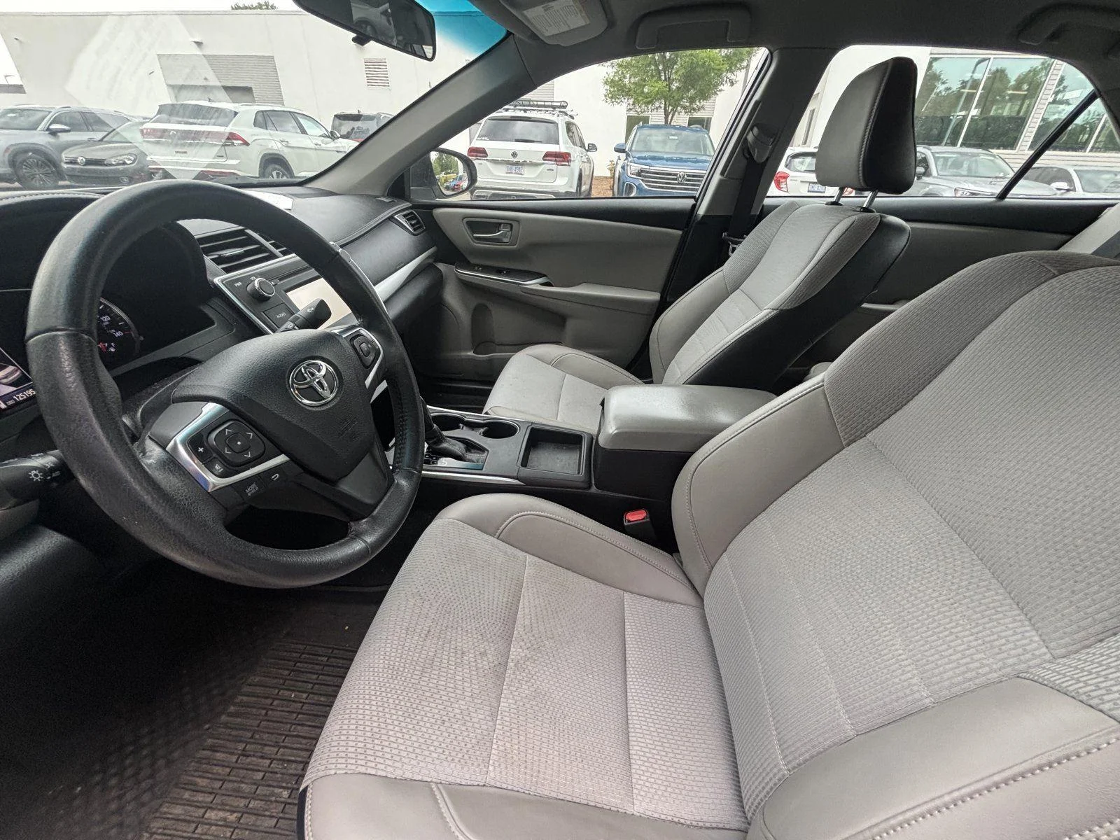 Used 2017 Blizzard Pearl Toyota SE image 11