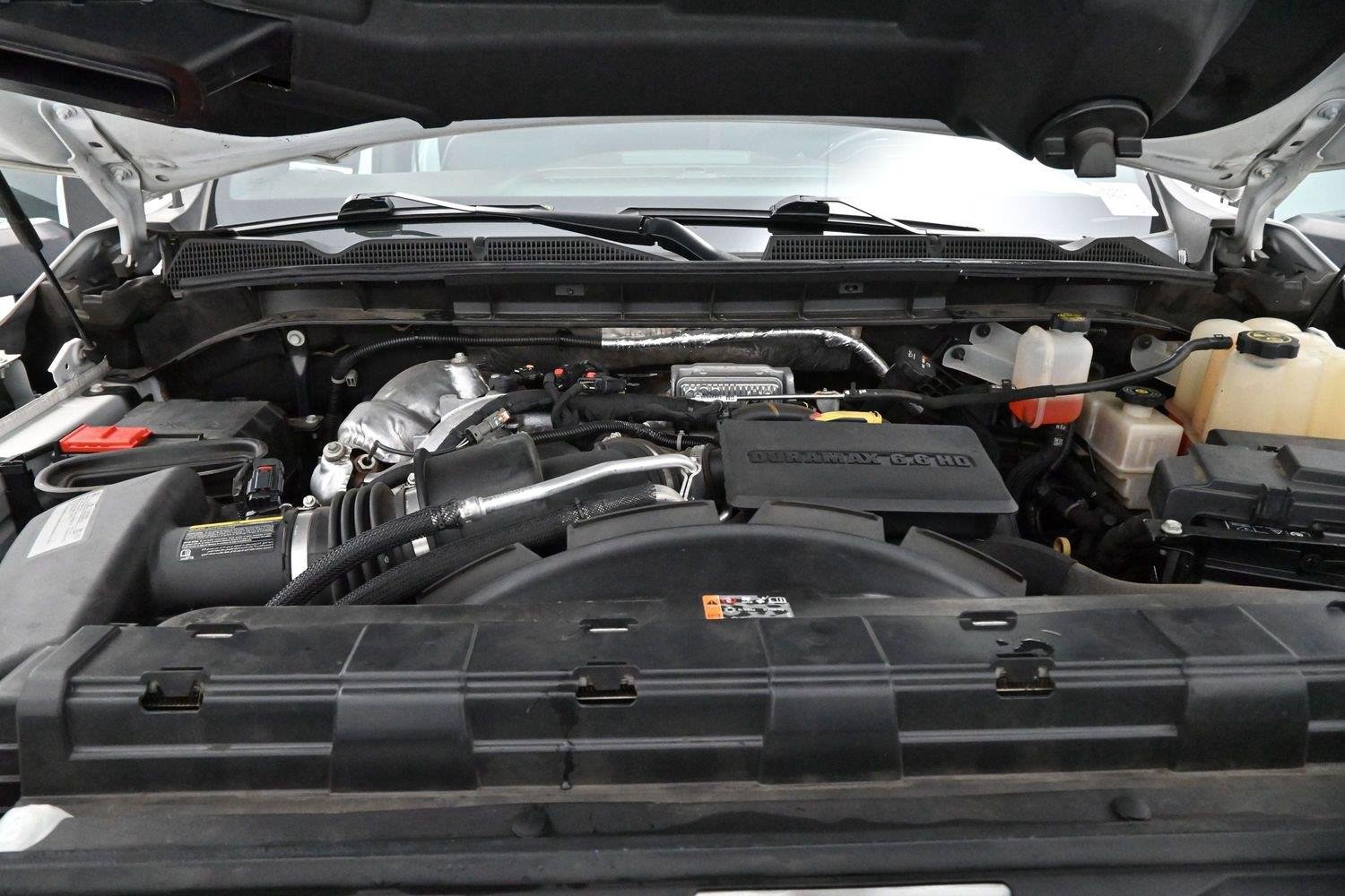 Used 2021 Summit White GMC Denali image 39