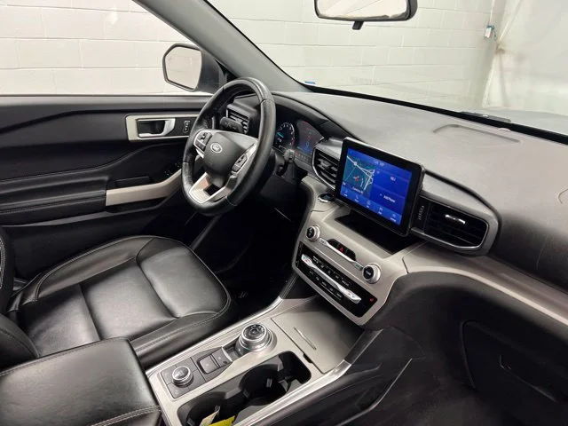 Used 2022 Silver Ford XLT image 26