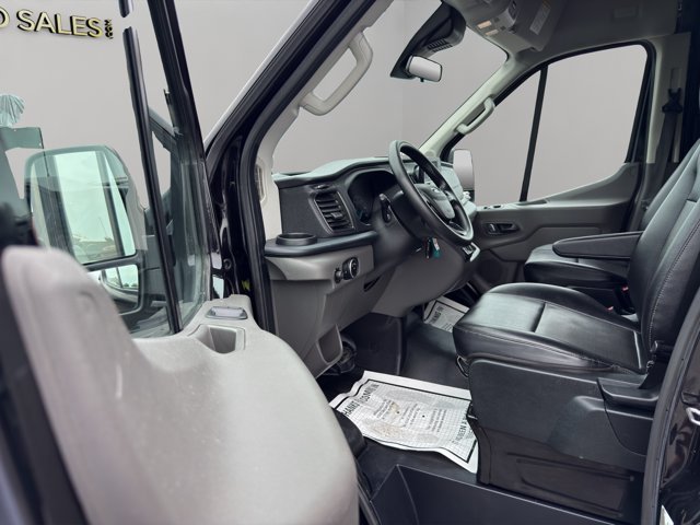Used 2024 Black Ford  image 25