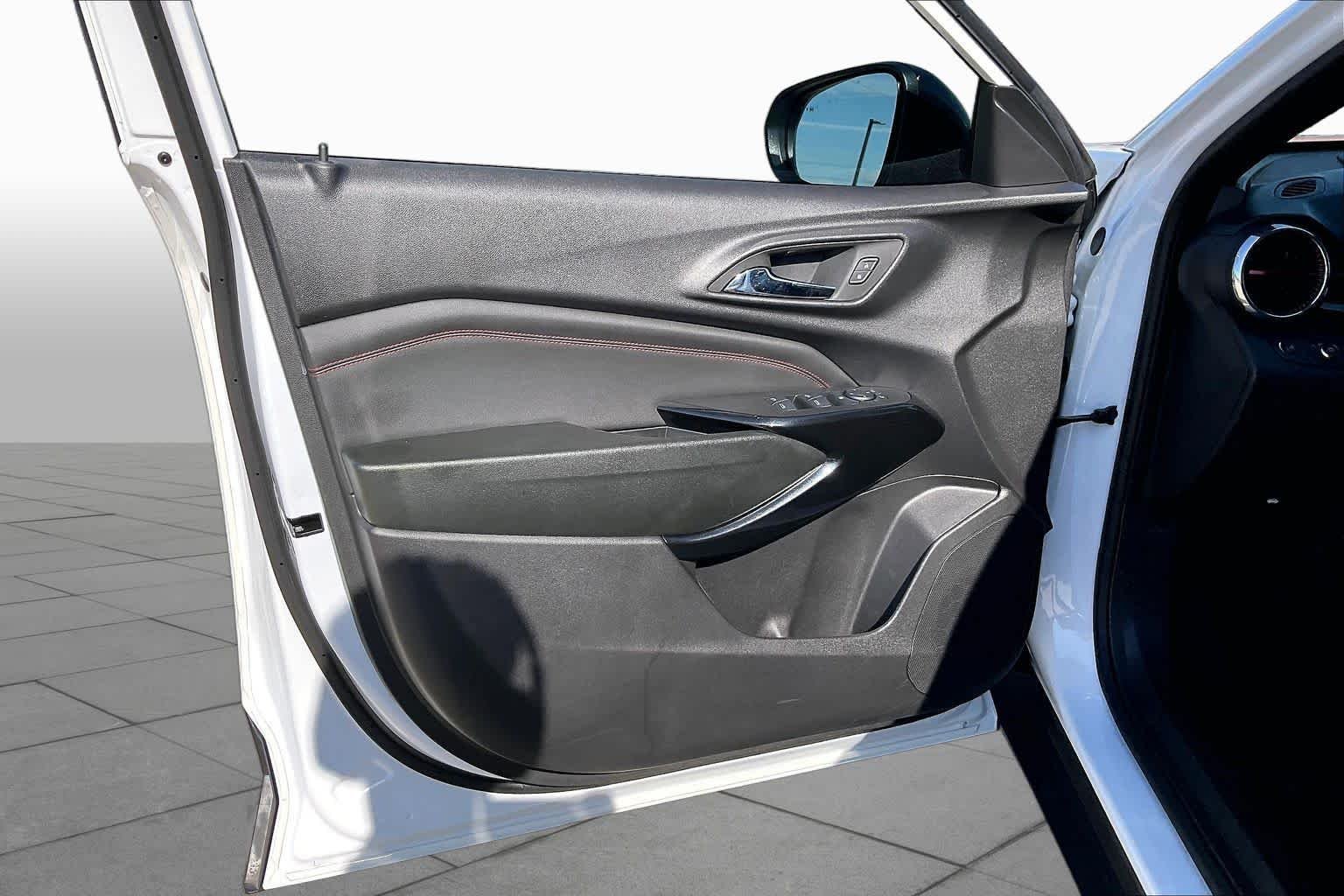 2026 Chevrolet Trax RS - Photo 21