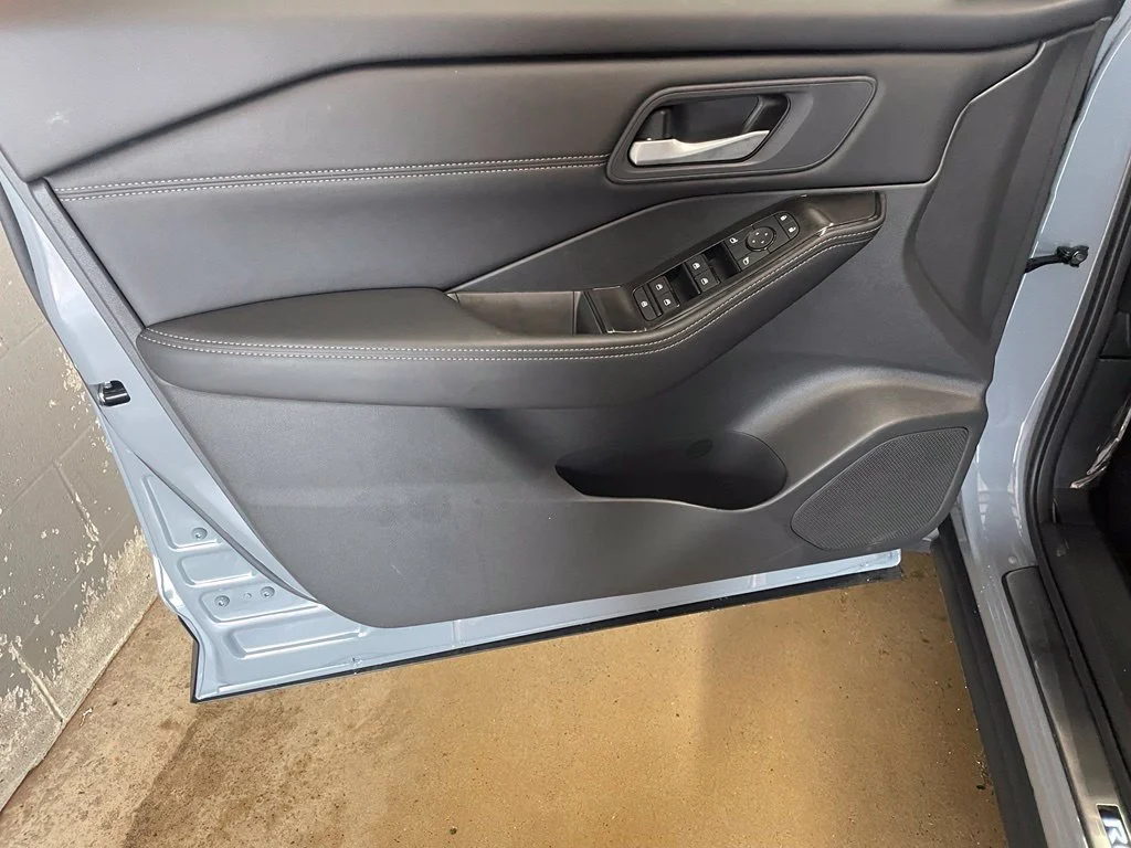 Used 2026 Gray Nissan Dark Armor image 9