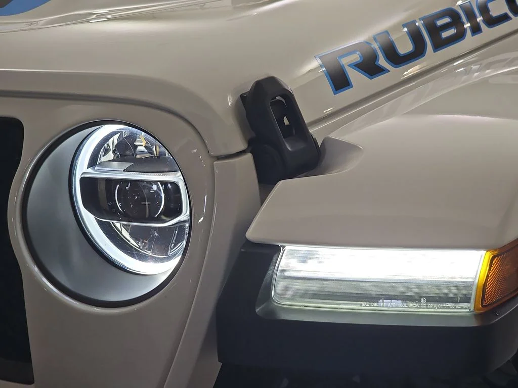 Used 2021 White Jeep Unlimited Rubicon 4xe image 33