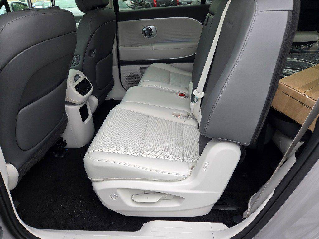 2026 Hyundai IONIQ 9 SEL - Photo 16