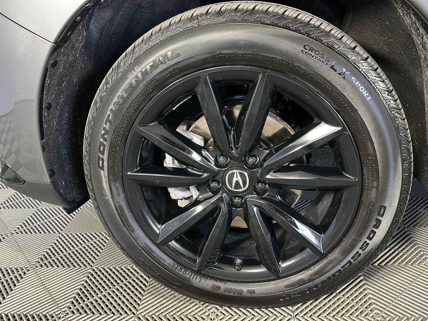 Used 2025 Liquid Carbon Metallic Acura SH-AWD image 5