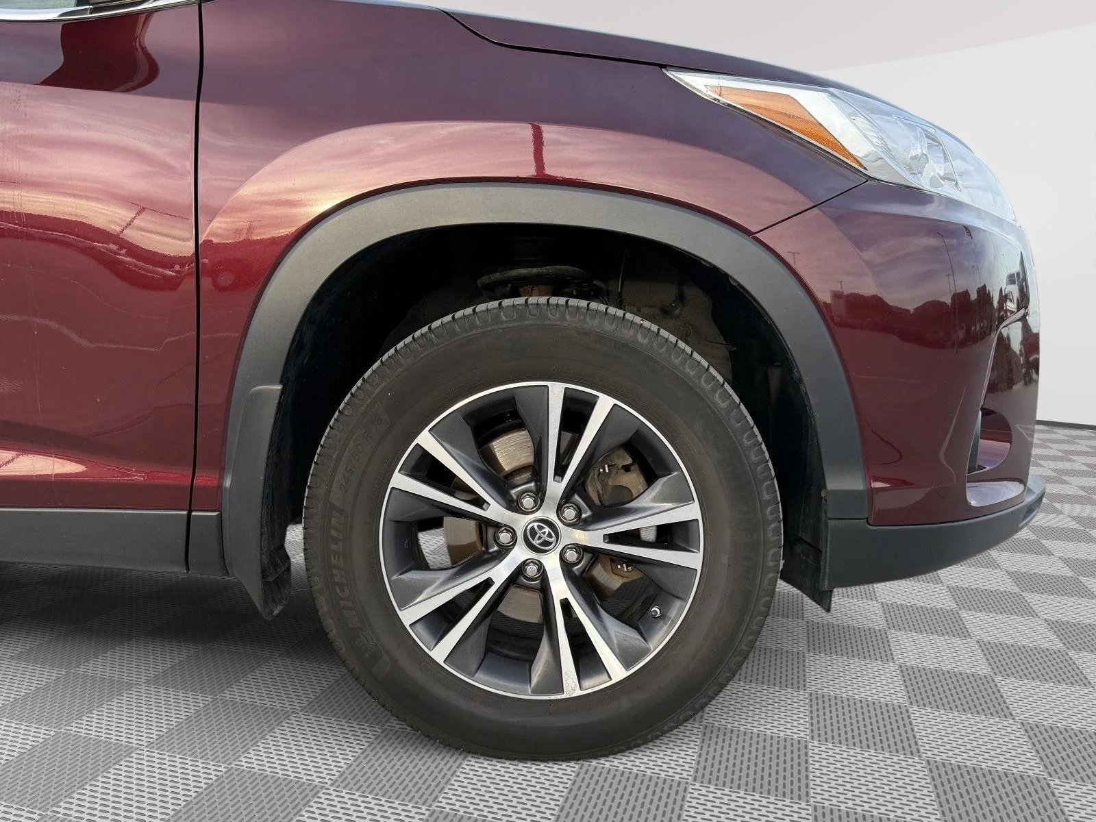 Used 2019 Ooh La La Rouge Mica Toyota LE Plus image 9