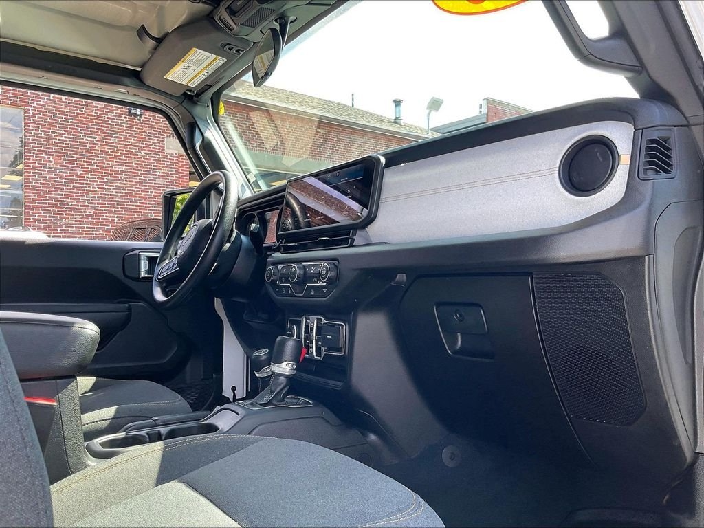 Used 2025 White Jeep Nighthawk image 14