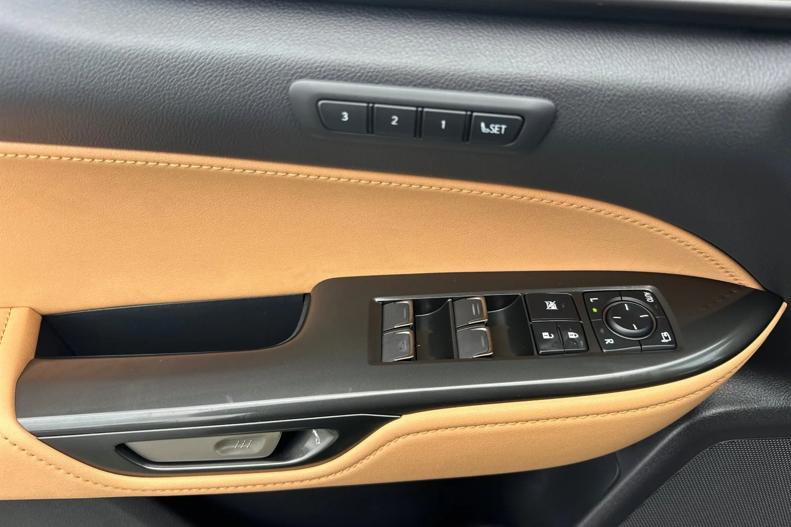 Certified Used 2026 Gray Lexus 350h Premium image 8