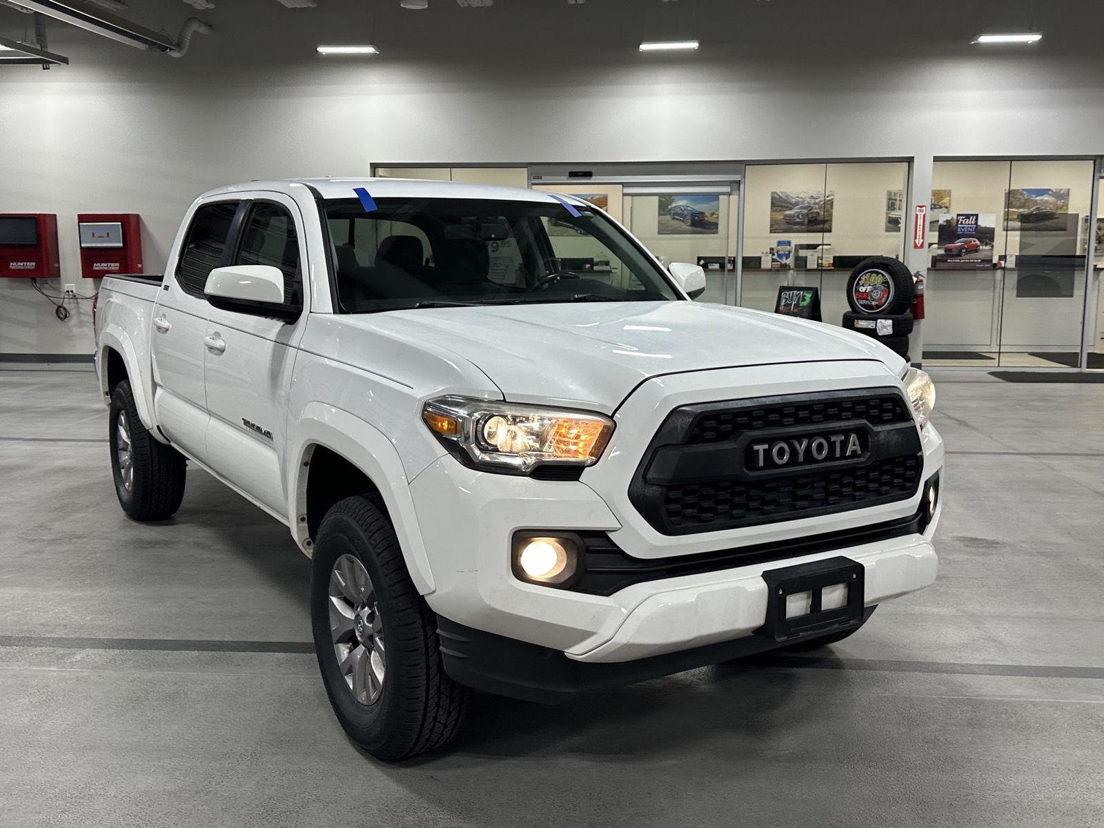 2017 Toyota Tacoma SR5 - Photo 10