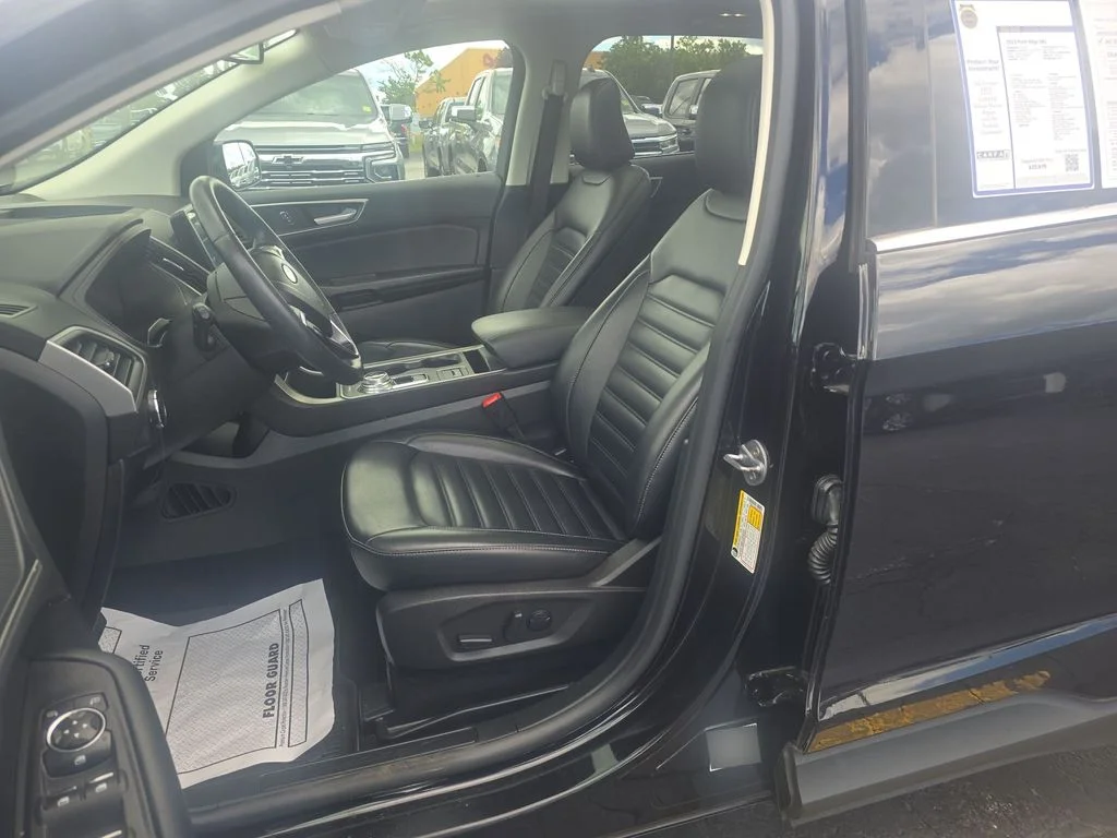 Used 2023 Black Metallic Ford SEL image 20