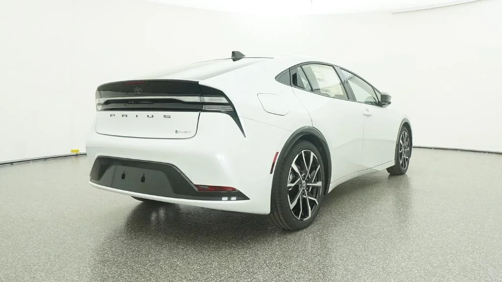 New 2026 Wind Chill Pearl Toyota XSE Premium image 6