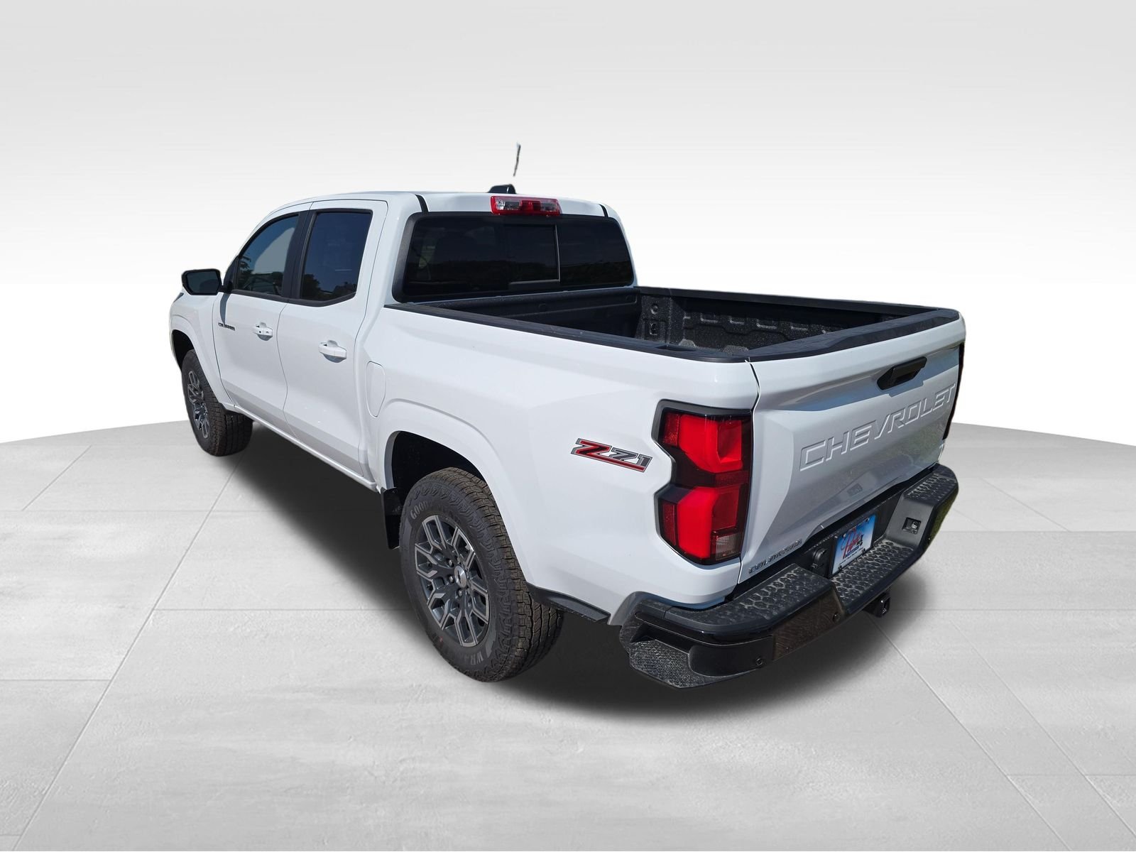 New 2026 Summit White Chevrolet Z71 image 3