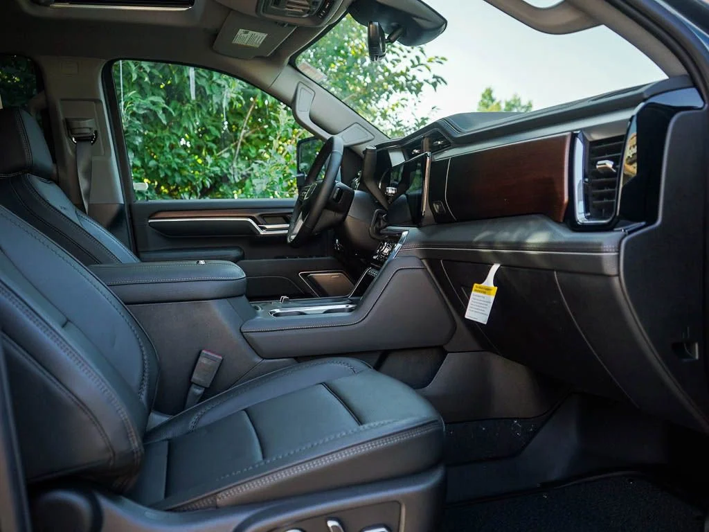 2026 GMC Sierra 3500HD Denali - Photo 9