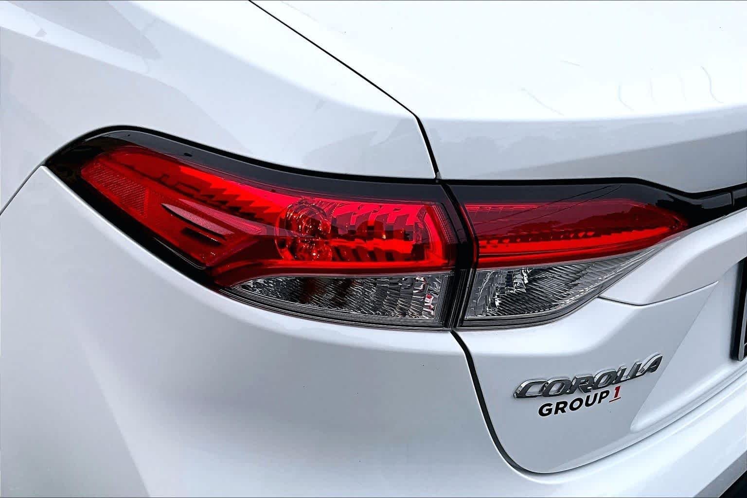 Used 2025 Ice Cap Toyota Hybrid LE image 29