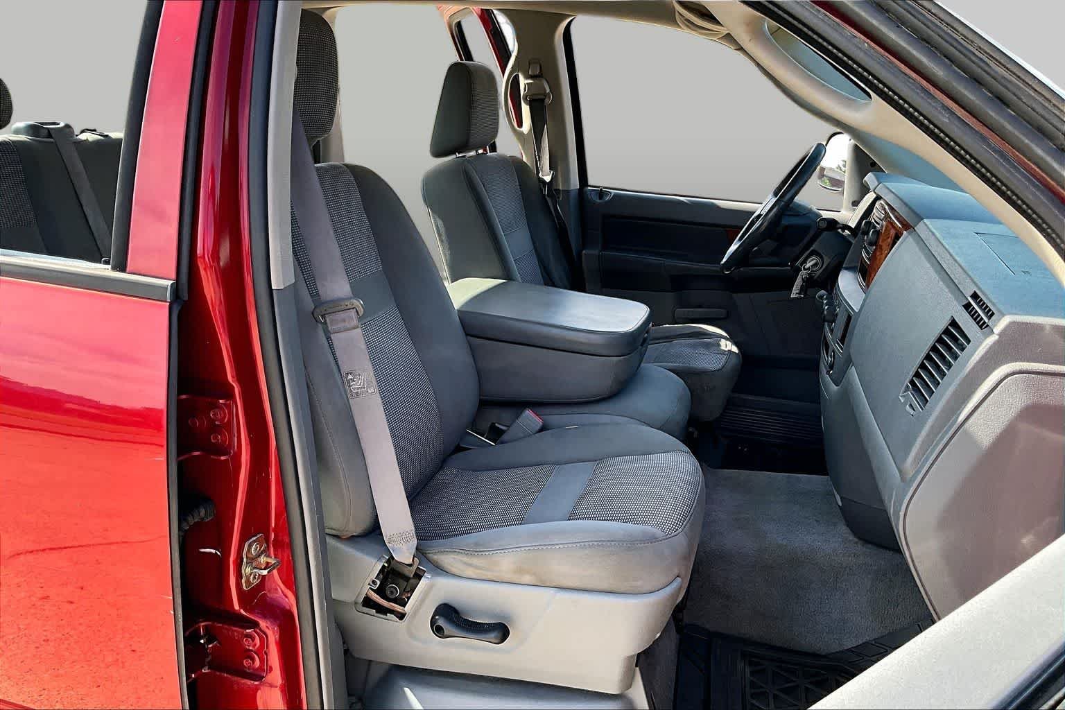Used 2006 Inferno Red Crystal Pearl Dodge ST image 8