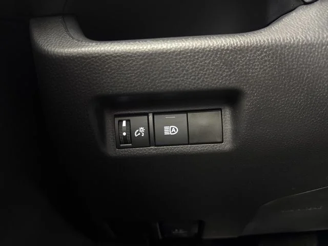 Used 2025 Ice Toyota XLE image 20