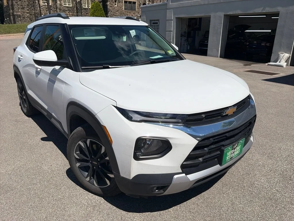 Used 2023 Summit White Chevrolet LT image 4