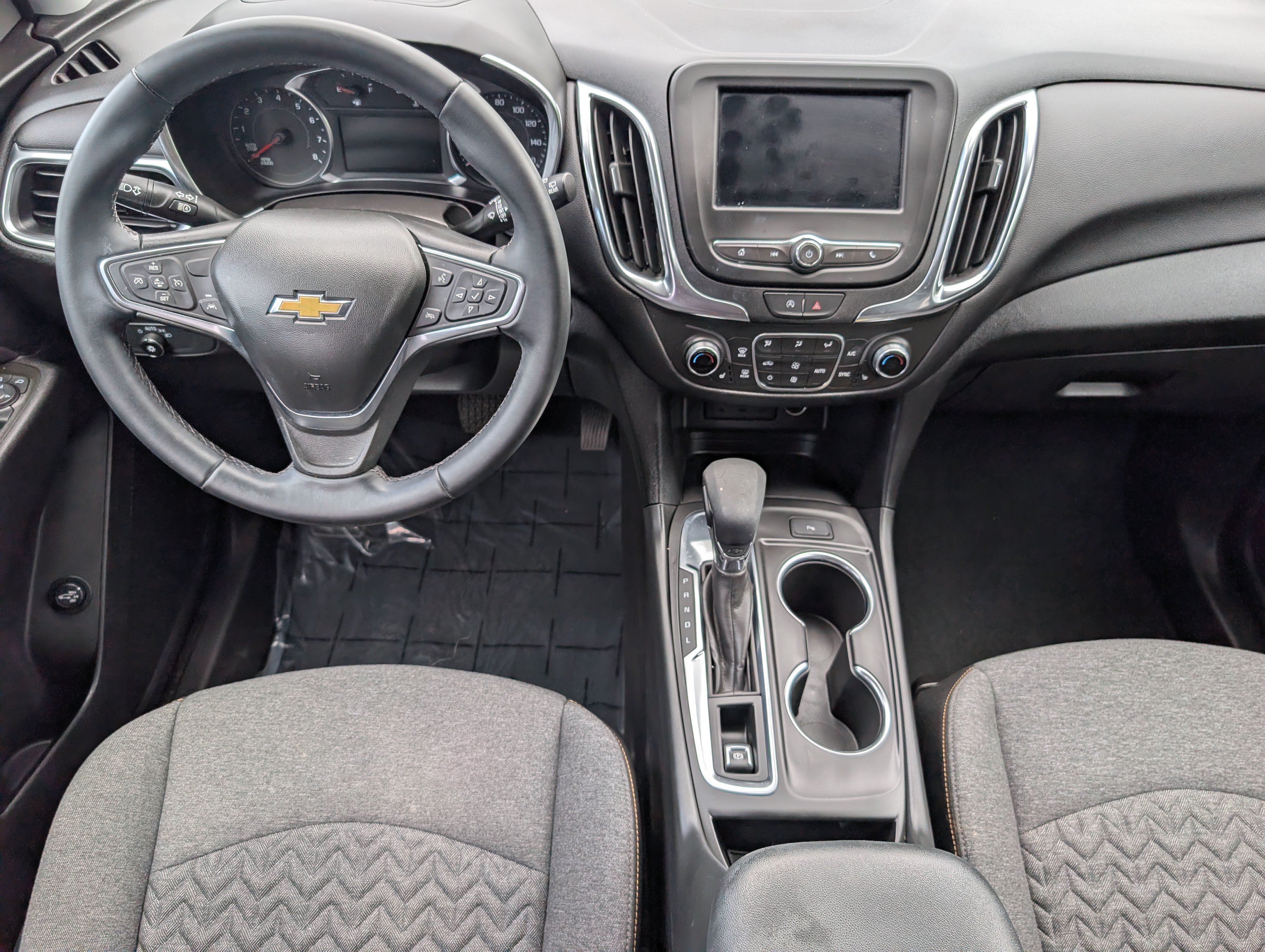 Used 2024 Summit White Chevrolet LT image 9