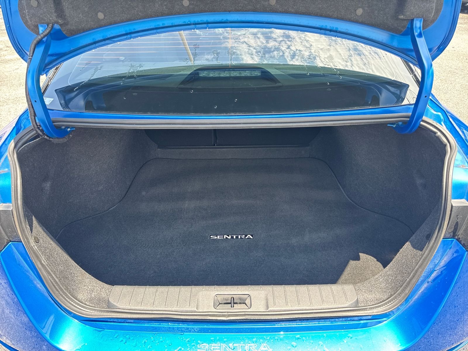 Used 2025 Electric Blue Metallic Nissan SR image 35