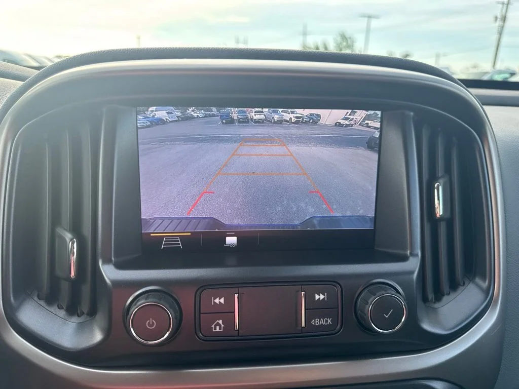Used 2021 Blue Chevrolet Z71 image 20