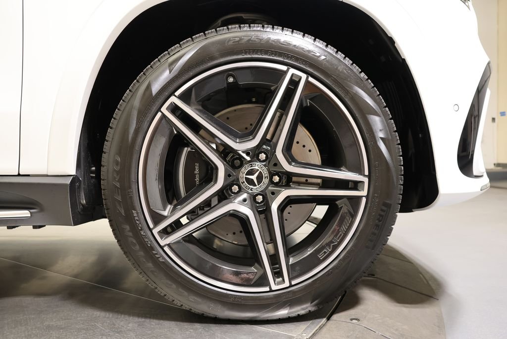 New 2026 MANUFAKTUR Moonlight White Metallic Mercedes-Benz GLS 450 image 14