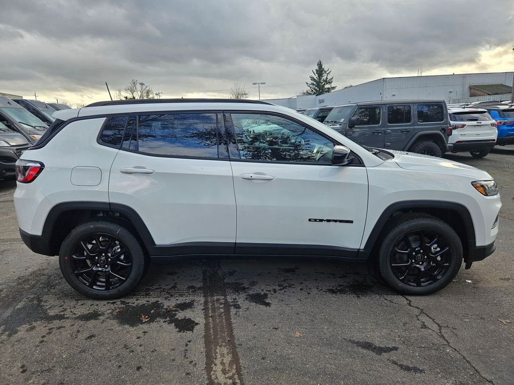 New 2026 Bright White Clear-Coat Exterior Paint Jeep Latitude image 8