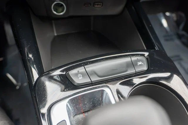 Used 2025 Red Chevrolet 2RS image 31
