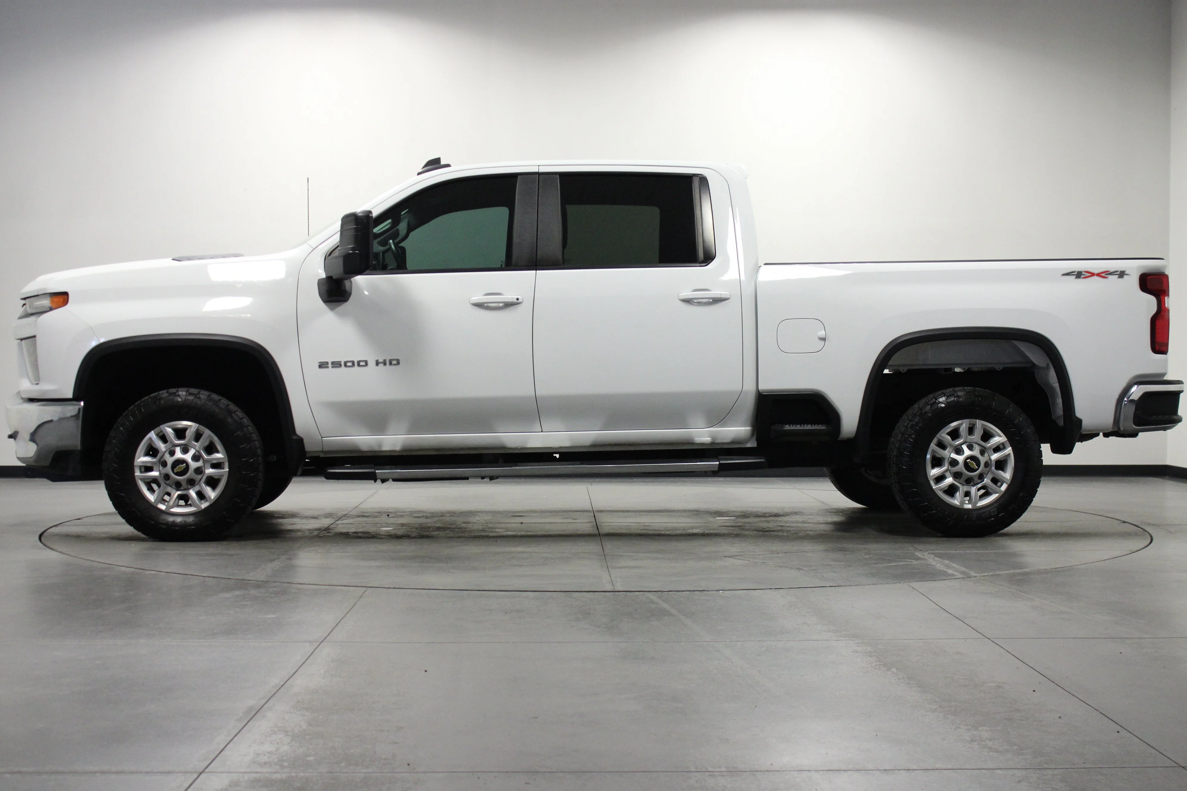 Used 2022 Summit White Chevrolet LT image 7