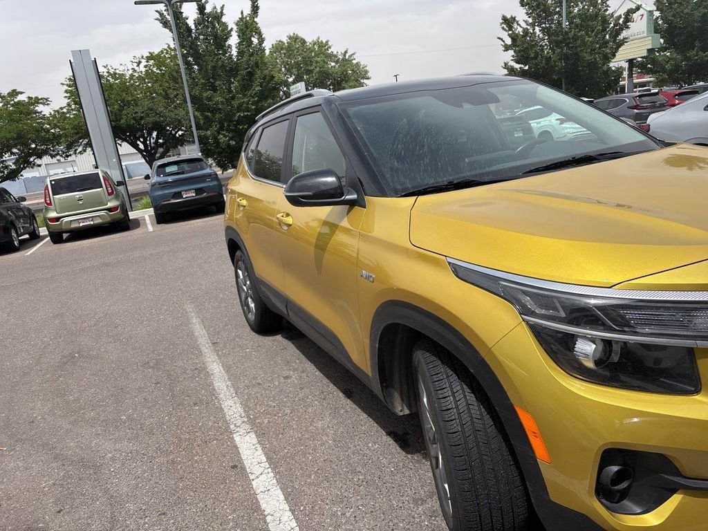 Certified Used 2022 Yellow Kia S image 7