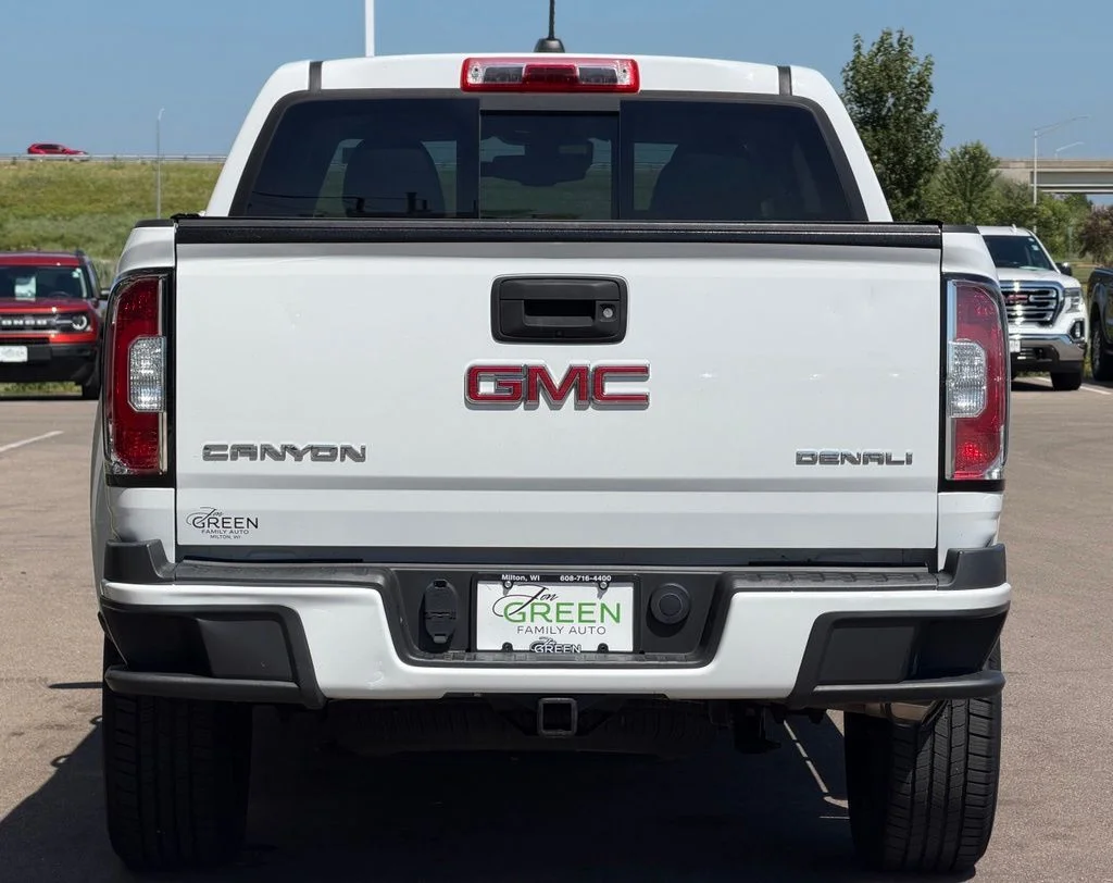 Used 2018 White GMC Denali image 8