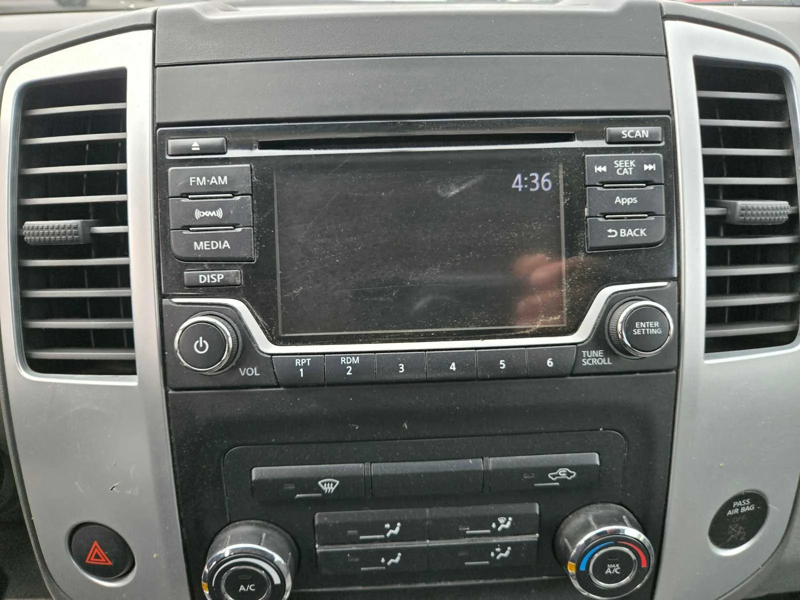 Used 2016  Nissan SV image 12