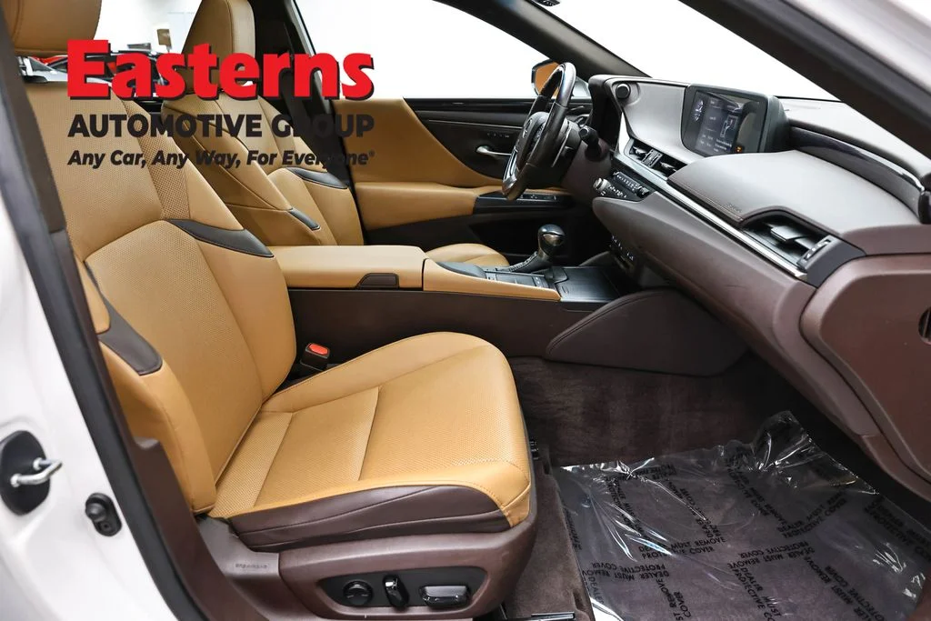Used 2021 White Lexus 350 image 26