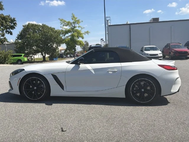 Used 2023 White BMW sDrive30i image 10