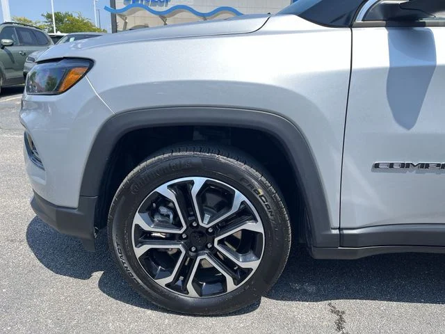 Used 2024 Silver Jeep Limited image 20