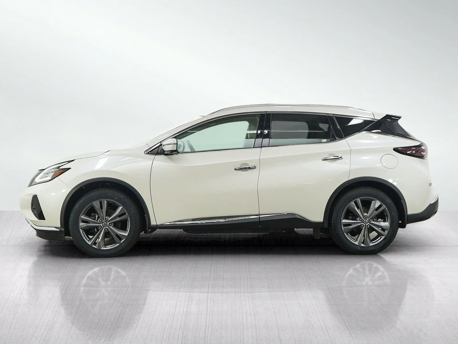 Used 2021 Nissan Murano Platinum with VIN 5N1AZ2DS9MC133003 for sale in Hopkins, Minnesota