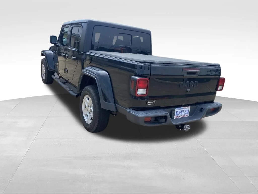 Used 2022 Black Jeep Sport image 18