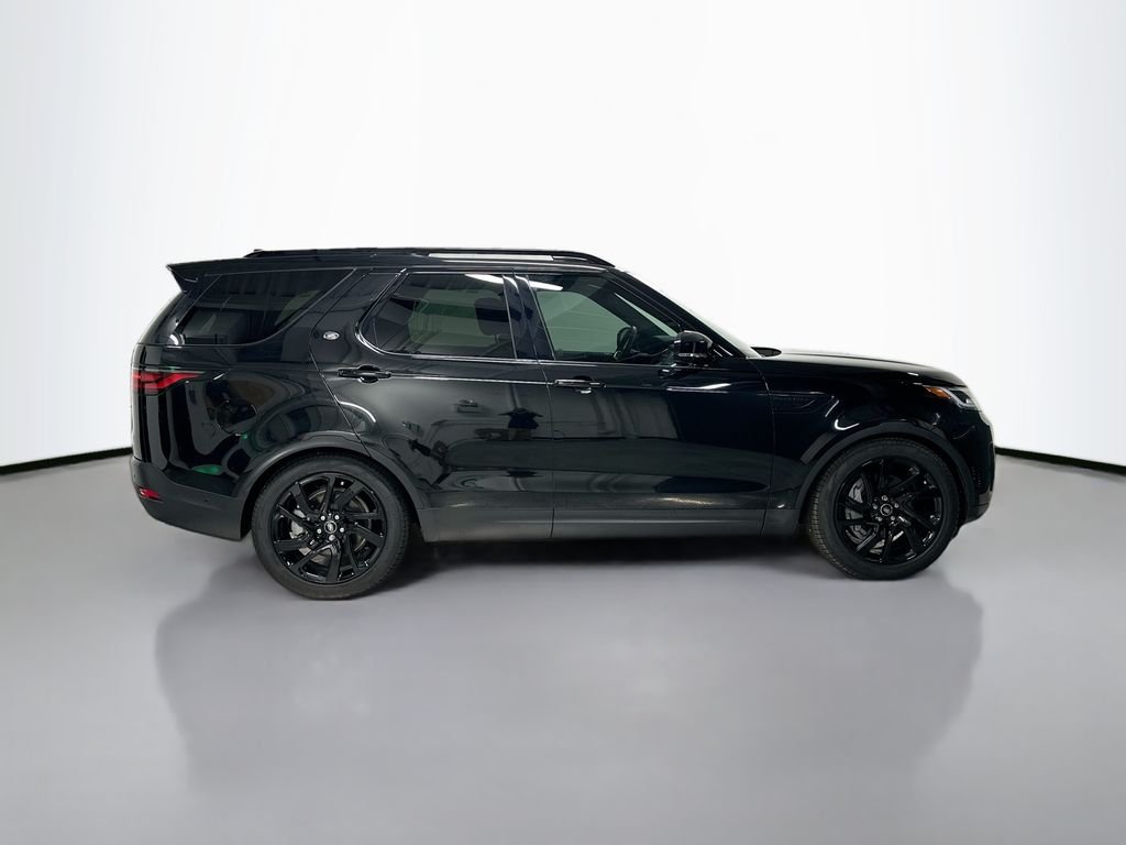 Used 2025 Santorini Black Metallic Land Rover S image 8