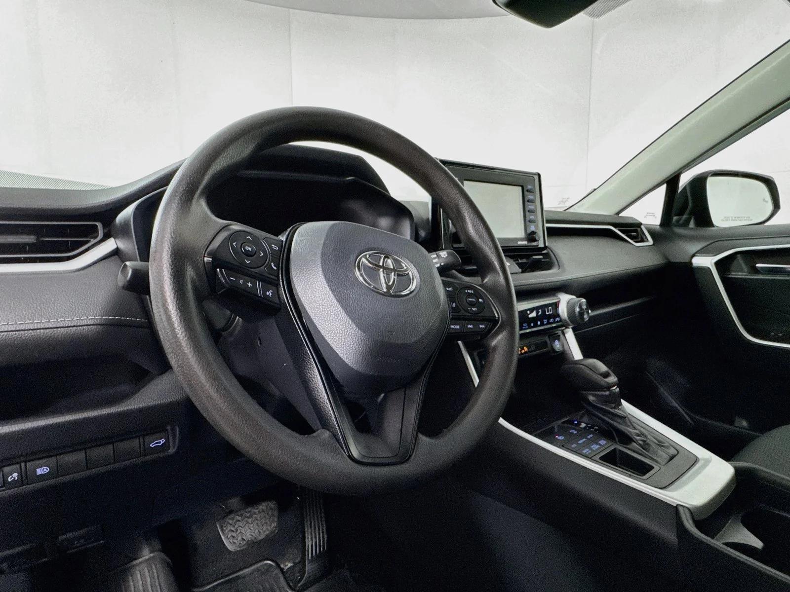 Used 2021 Gray Toyota XLE image 9