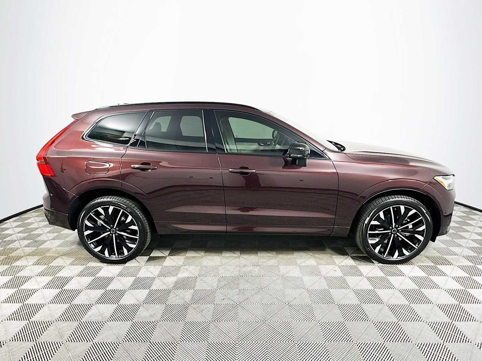 New 2026 Mulberry Red Volvo Ultra image 8