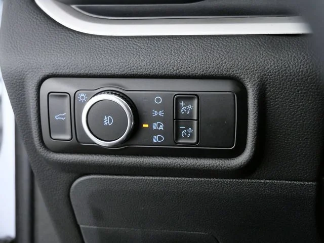 Used 2024 Silver Ford XLT image 23