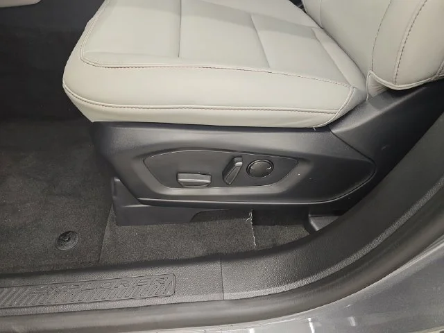 New 2027 Carbonized Gray Metallic Ford Active image 40