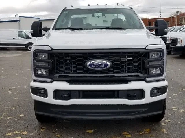 New 2026 Oxford White Ford F-250® XL image 9