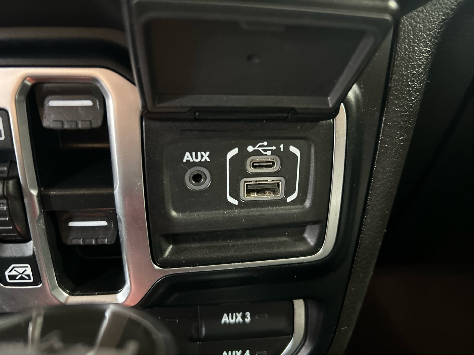 Used 2024 Black Jeep Sahara image 35
