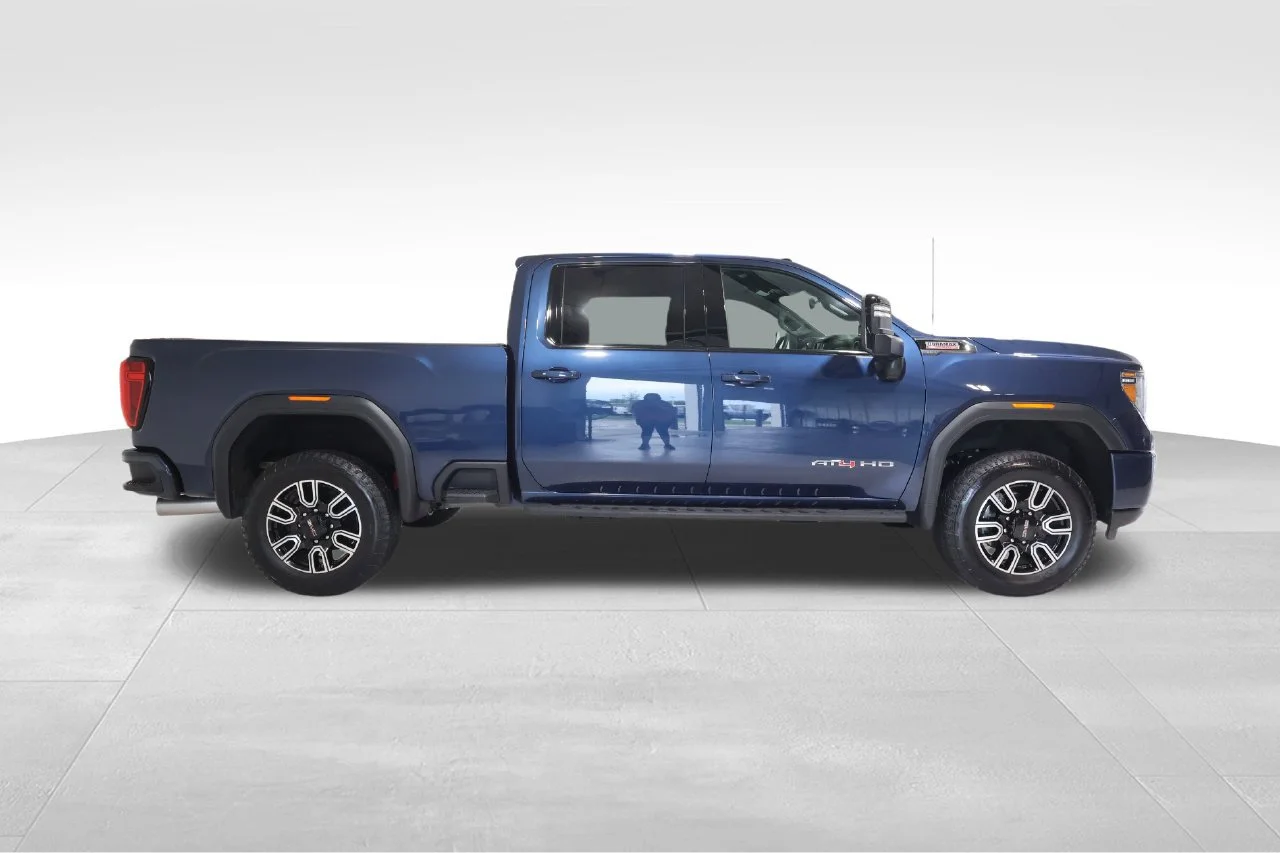 Certified Used 2022 PACIFIC BLUE METALLIC GMC AT4 image 5
