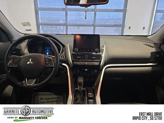 Used 2025 Red Mitsubishi SE image 13