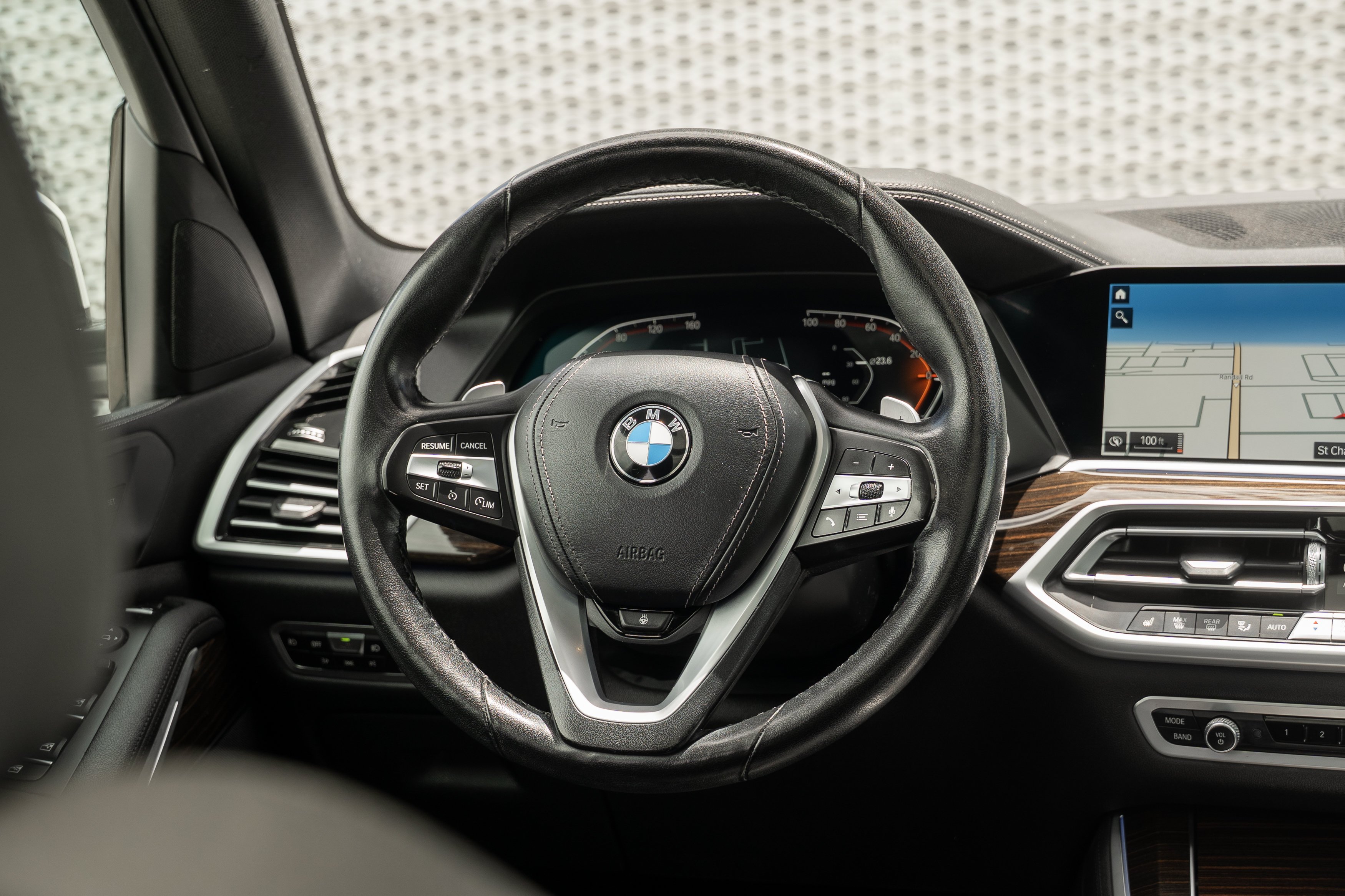 Used 2021 Alpine White BMW xDrive40i image 9
