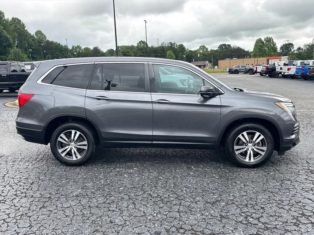 Used 2016  Honda EX-L image 9