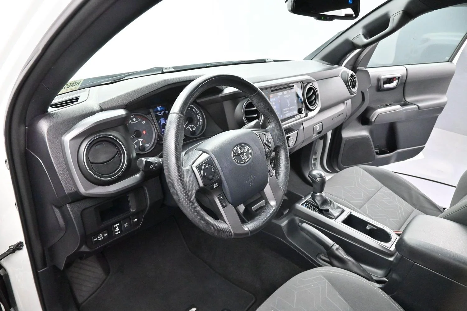 Used 2018 Super White Toyota TRD Off Road image 12