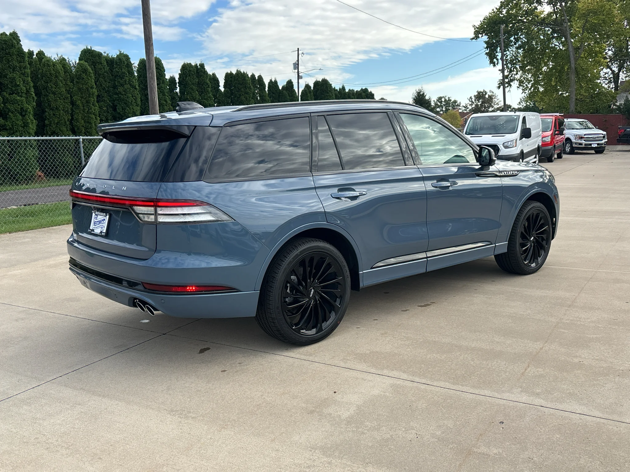 New 2026 Whisper Blue Metallic Clearcoat Lincoln Reserve® image 4
